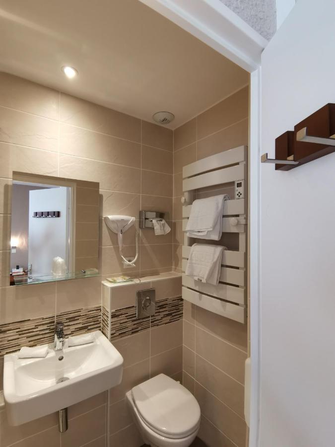 Logis Hotel Le Cerf Бріар Екстер'єр фото