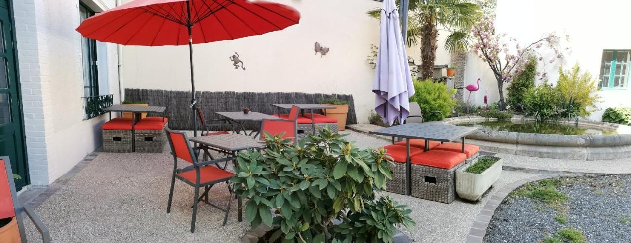Logis Hotel Le Cerf Бріар Екстер'єр фото