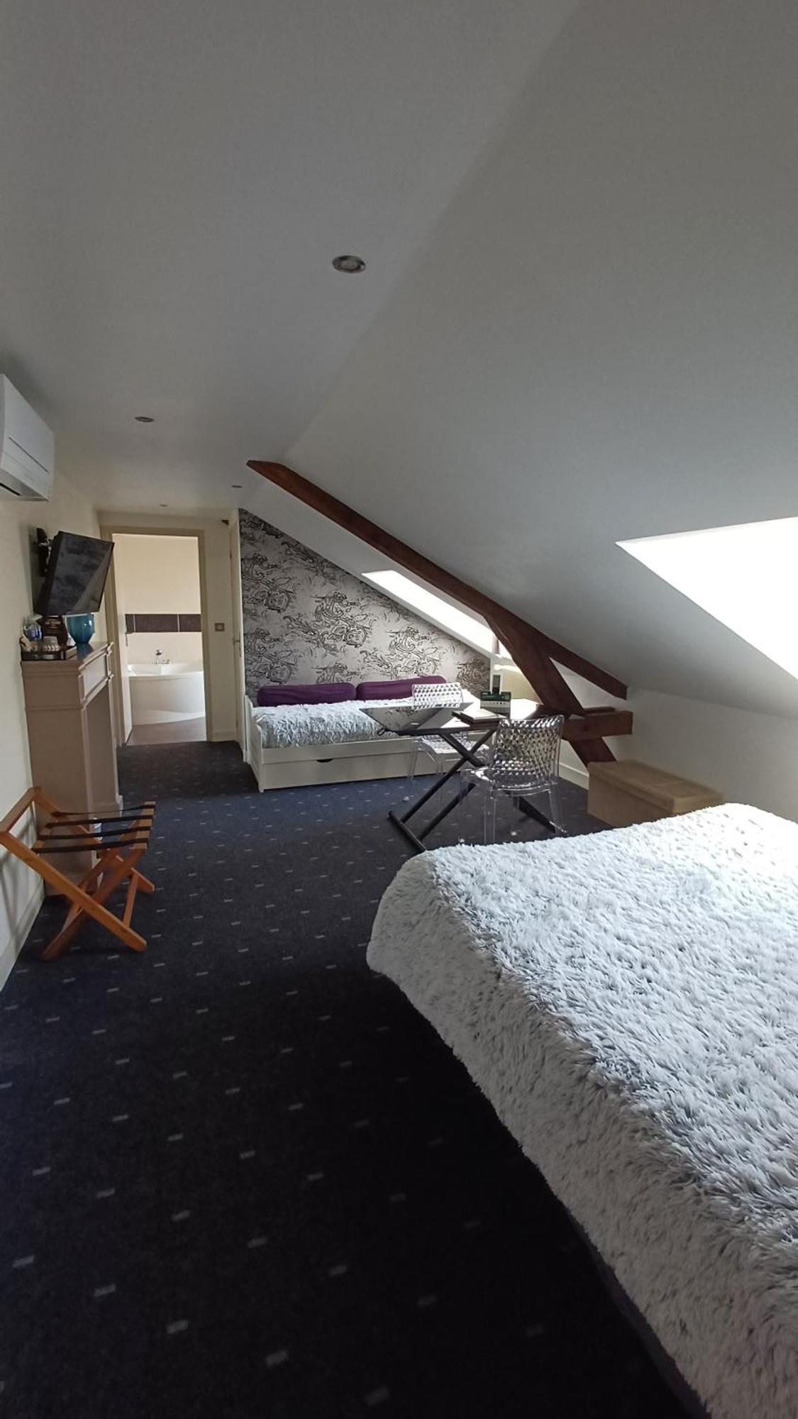 Logis Hotel Le Cerf Бріар Екстер'єр фото