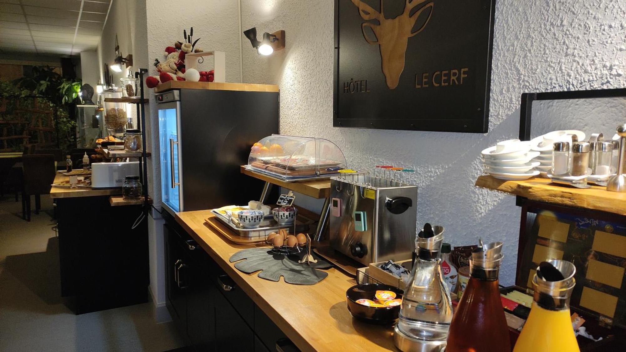 Logis Hotel Le Cerf Бріар Екстер'єр фото