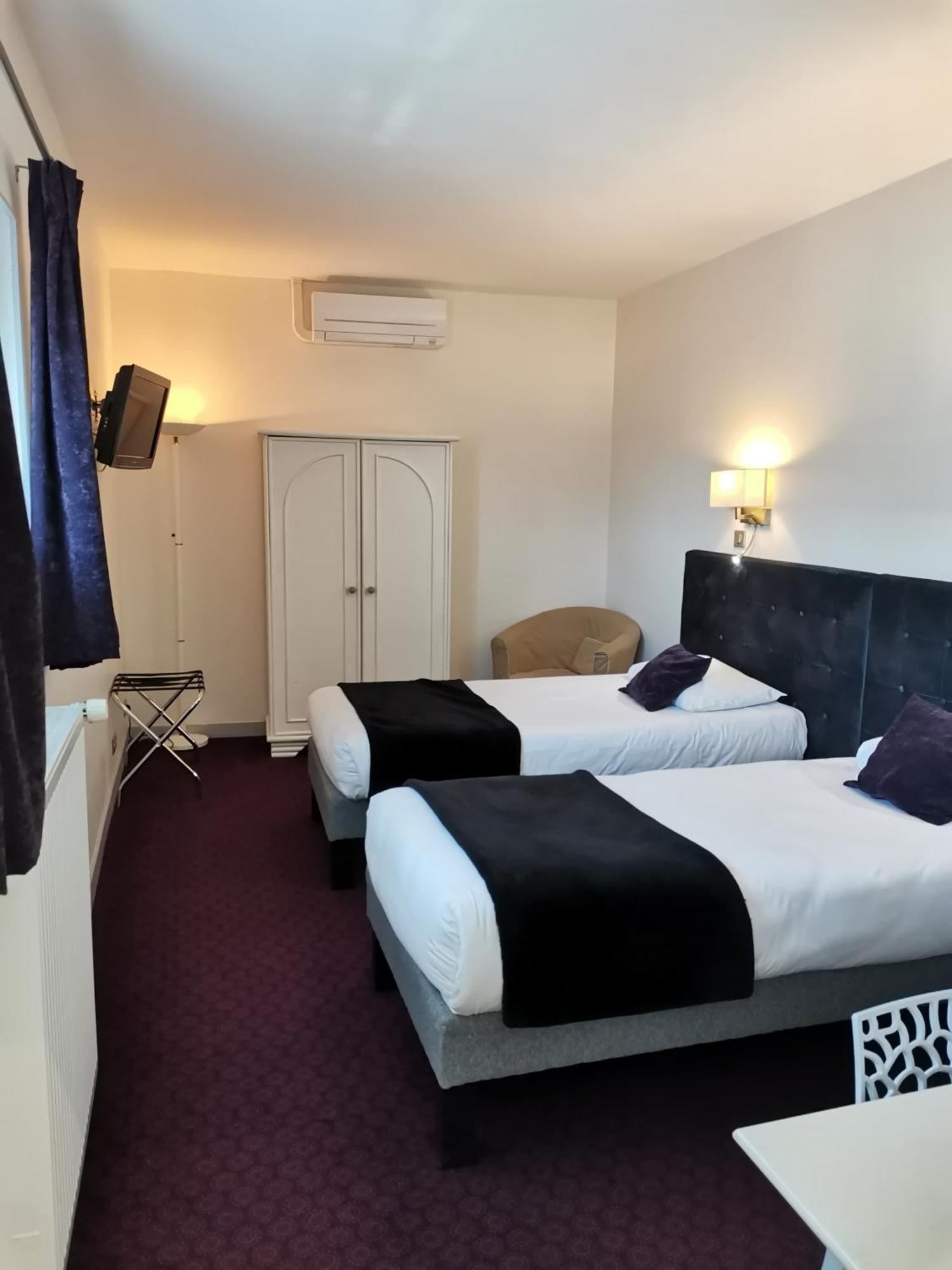 Logis Hotel Le Cerf Бріар Екстер'єр фото