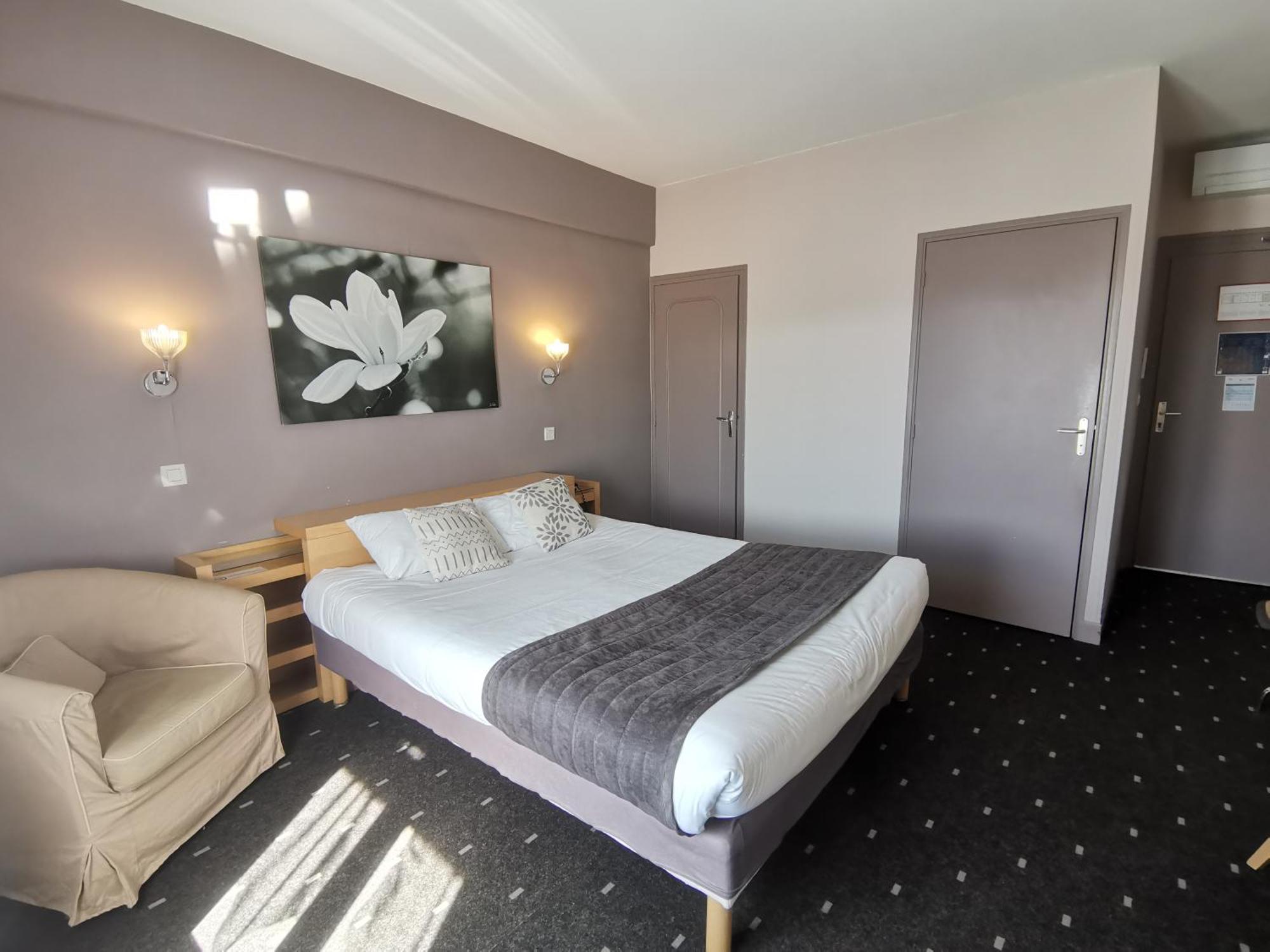 Logis Hotel Le Cerf Бріар Екстер'єр фото