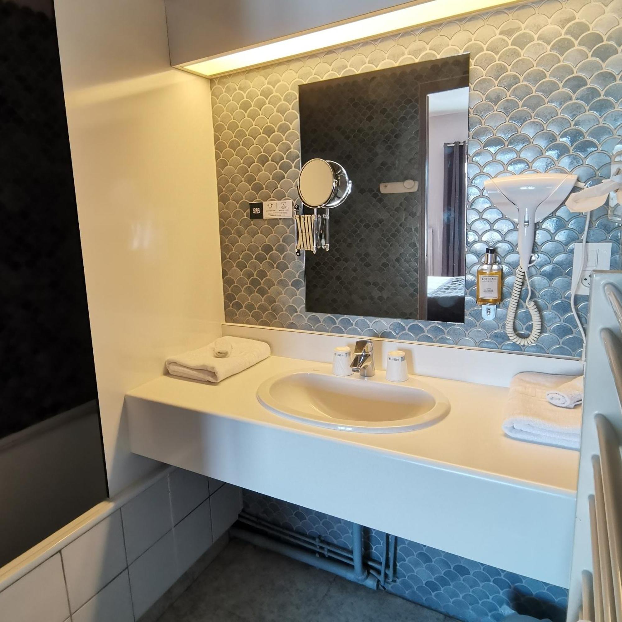 Logis Hotel Le Cerf Бріар Екстер'єр фото