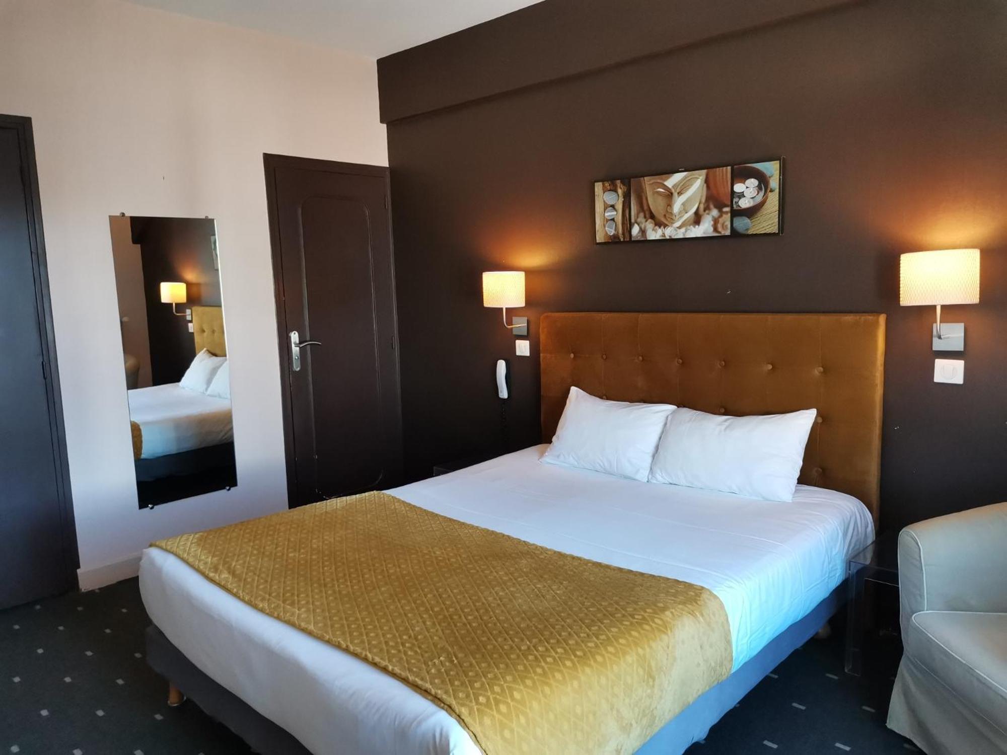 Logis Hotel Le Cerf Бріар Екстер'єр фото