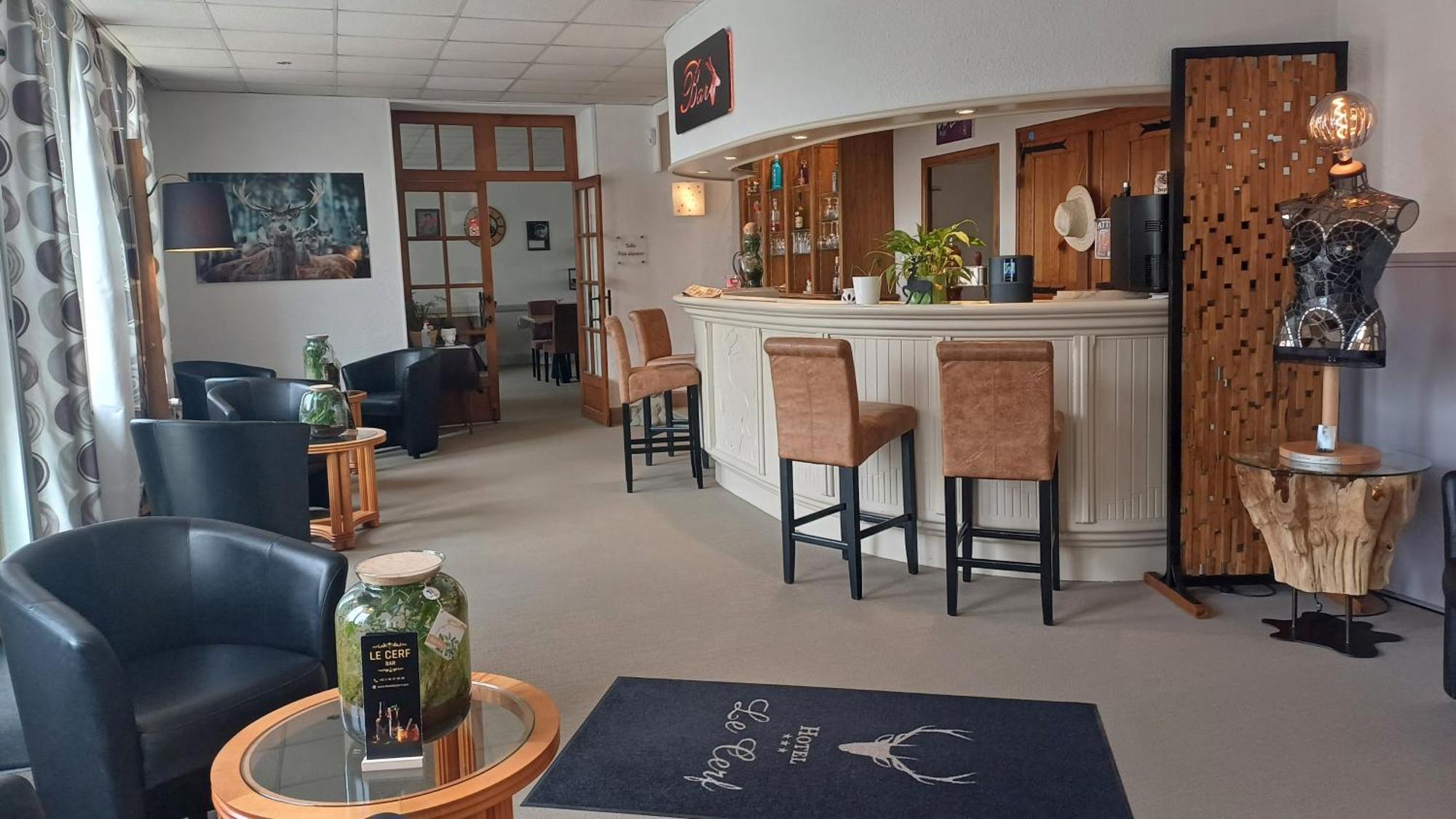 Logis Hotel Le Cerf Бріар Екстер'єр фото