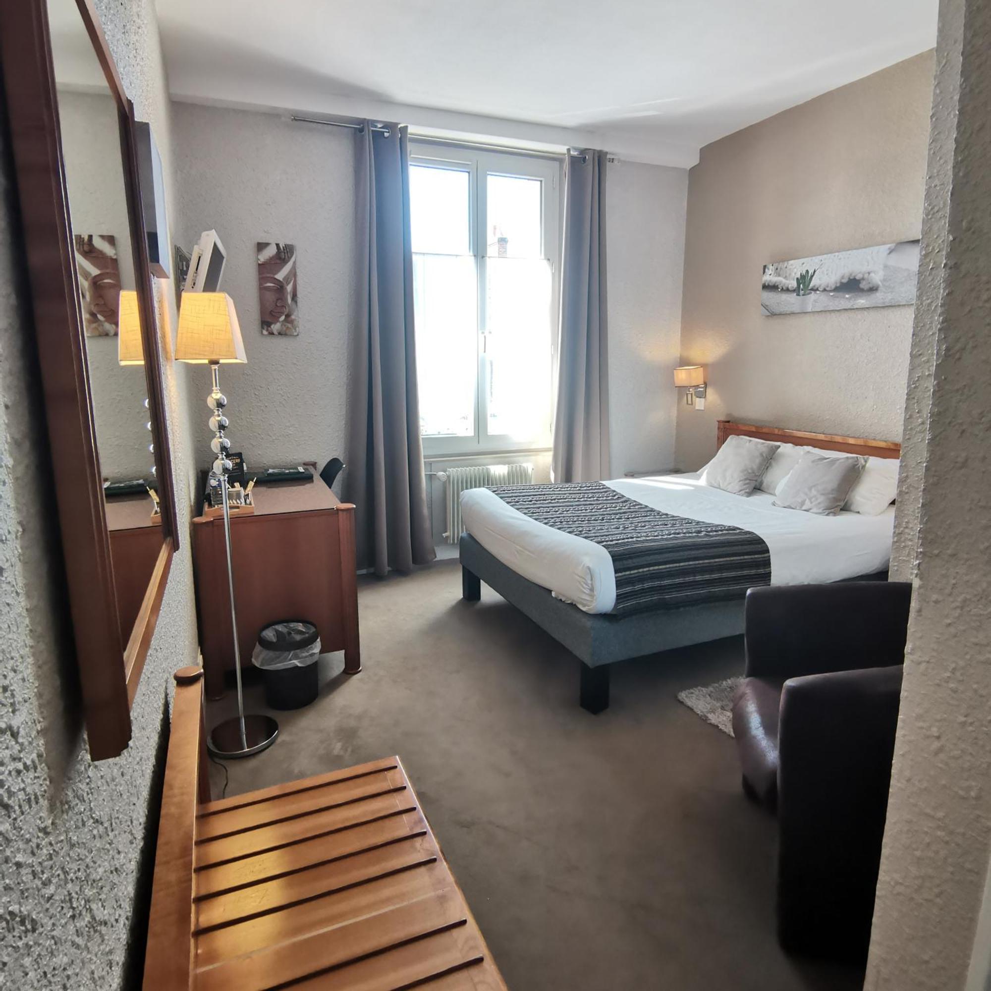 Logis Hotel Le Cerf Бріар Екстер'єр фото