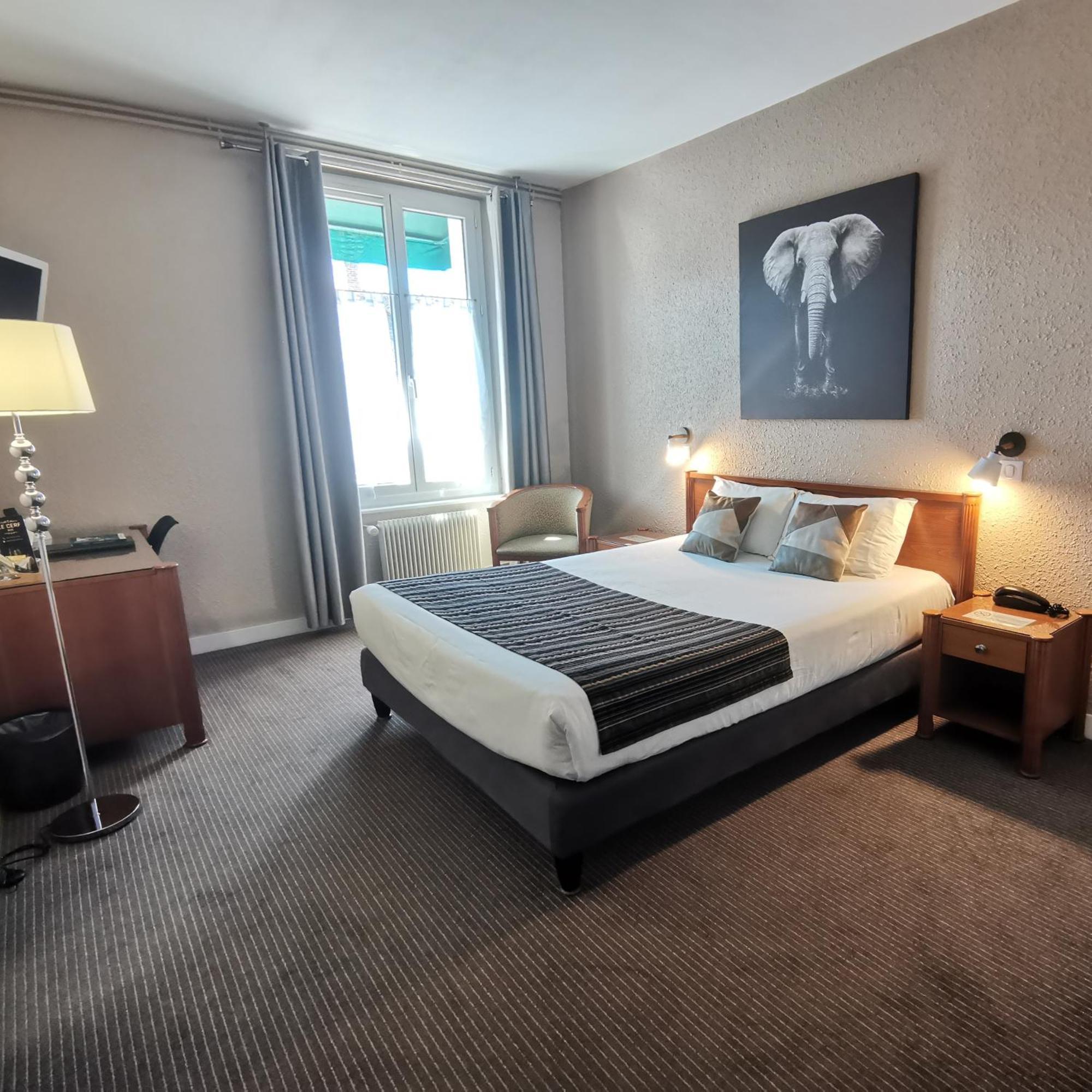 Logis Hotel Le Cerf Бріар Екстер'єр фото